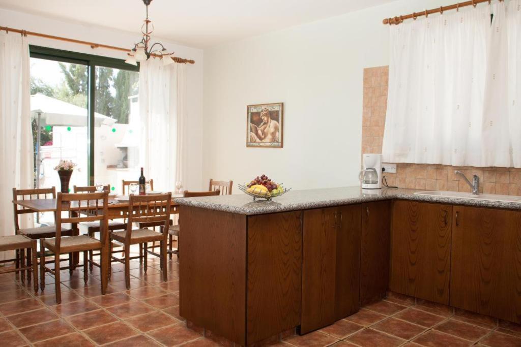 Banana Sunset Villas Пафос Екстер'єр фото